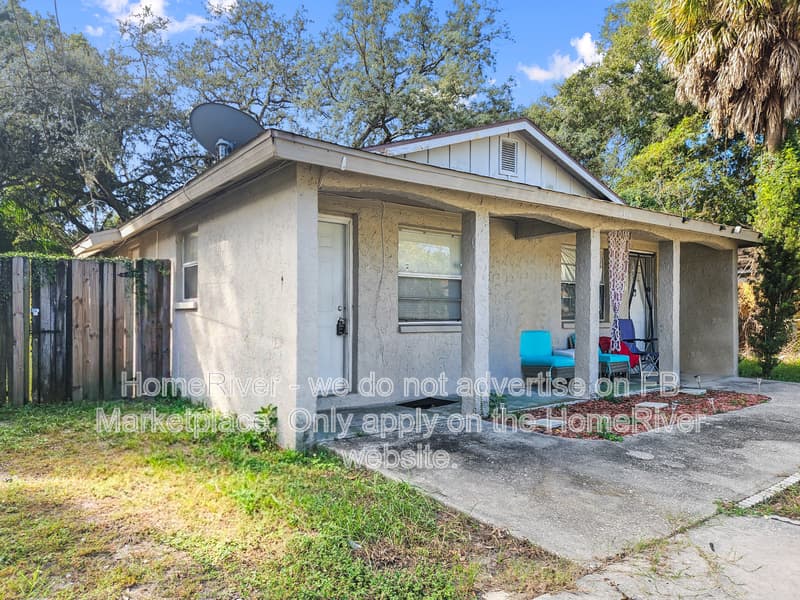 Tampa Condo: 1207 E 108th Ave