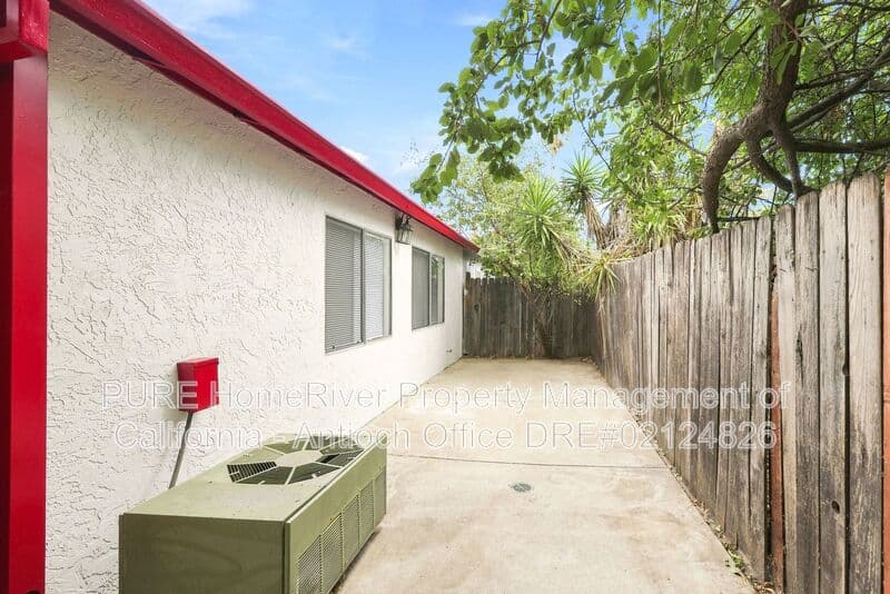 Antioch House: 2121 Banyan Way