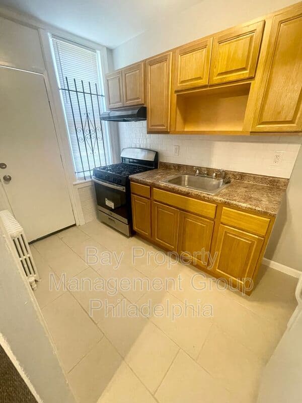 Philadelphia House: 5029 N Franklin St