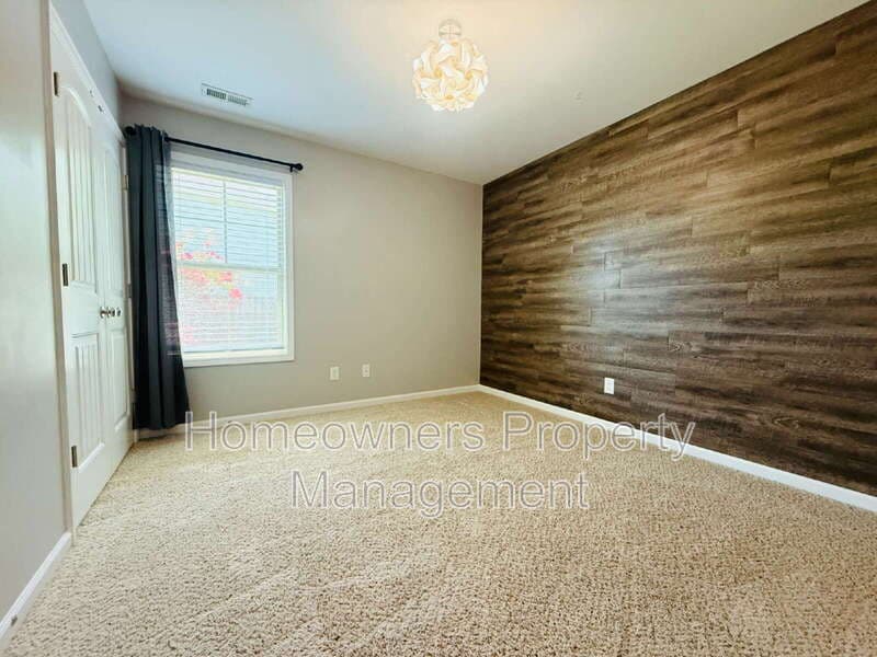 Raeford House: 152 Ladden Ln