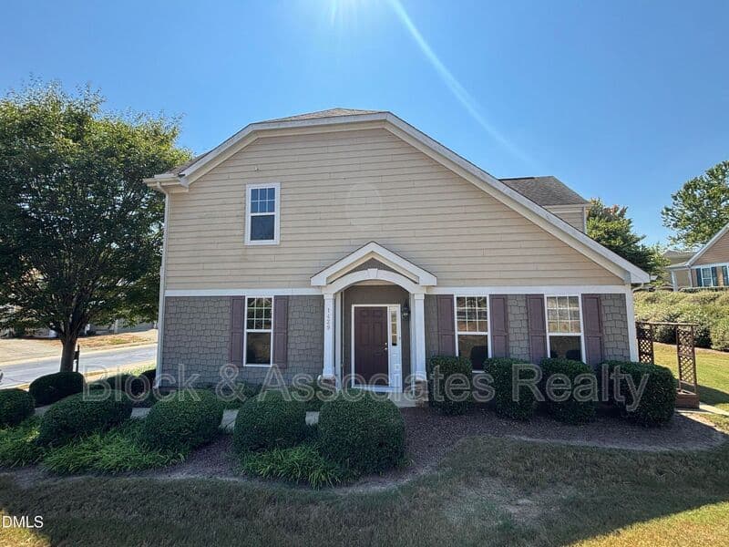 Wake Forest House: 1429 Kirkwood Hill Way