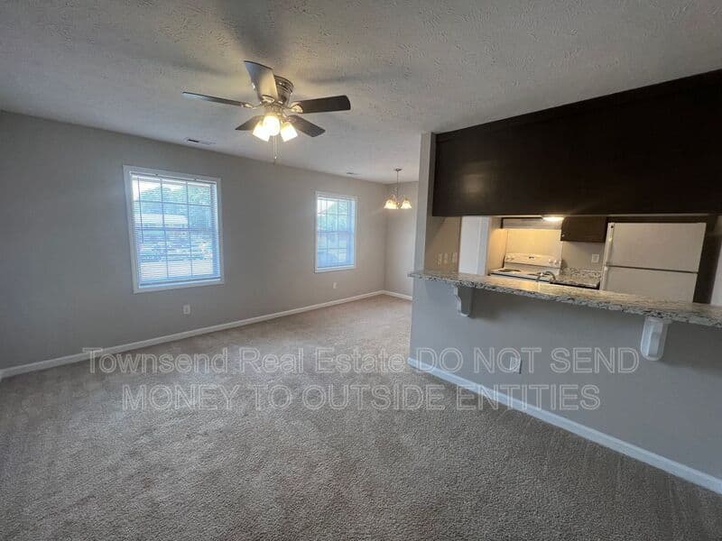 Fayetteville House: 1425C Ireland Dr