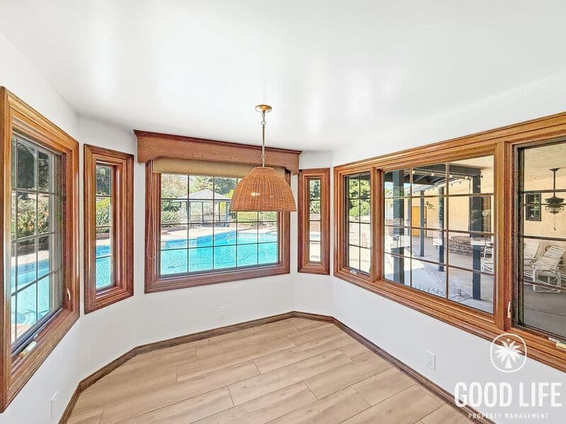 Corona House: 9250 Beazley Ln