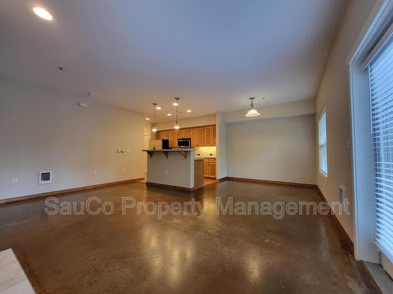 Hillsboro Condo: 10651 Northeast Red Wing Way #102