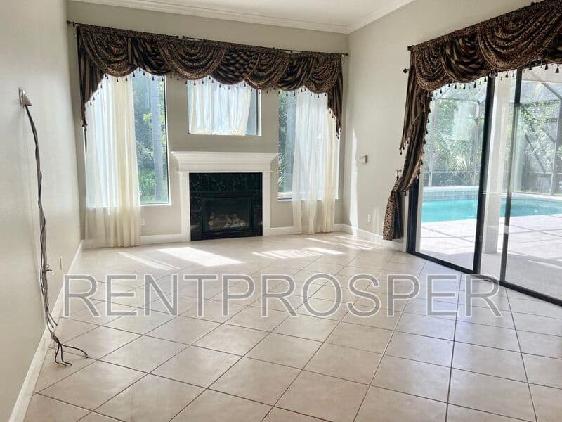 Ormond Beach House: 971 Stone Lake Drive