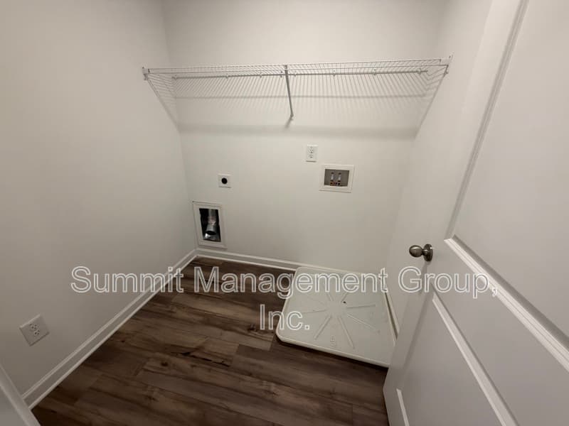 Conyers House: 2305 Hedgeview Road
