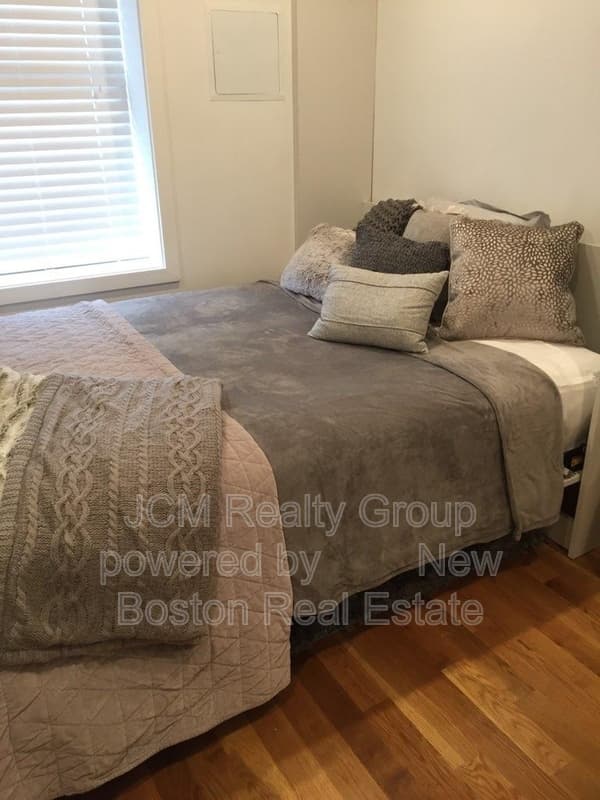 Chelsea Condo: 16 Fifth Street