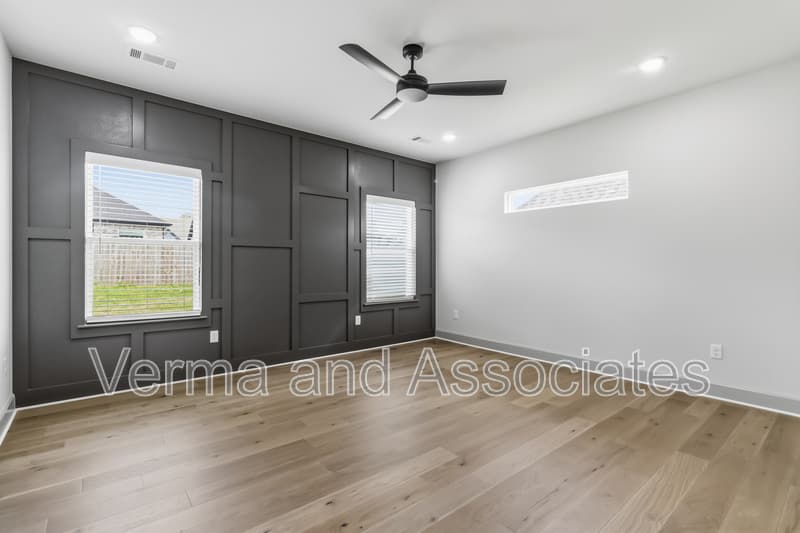 Centerton House: 1041 Whistler St