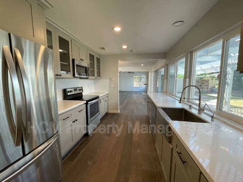 Irvine House: 3651 Claremont St