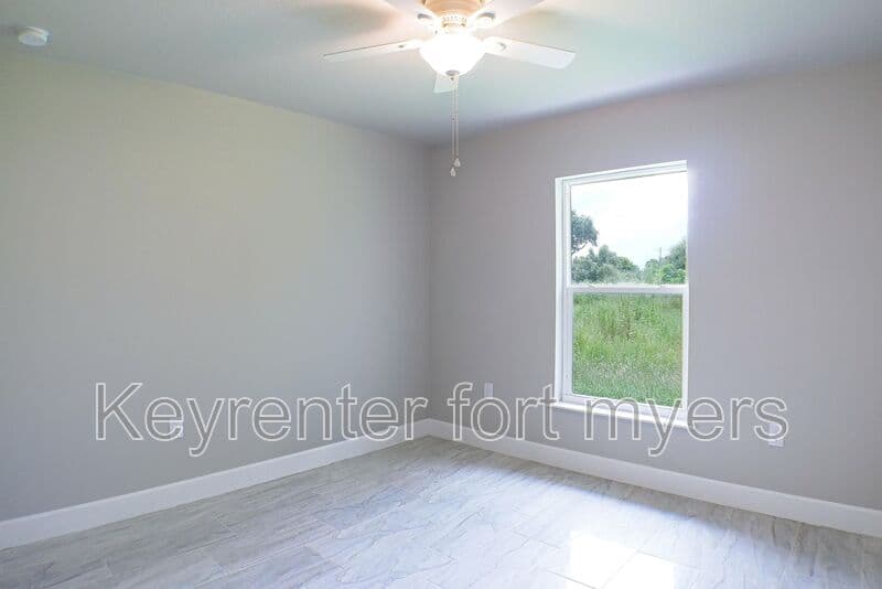Fort Myers House: 1787 Maryland Ave