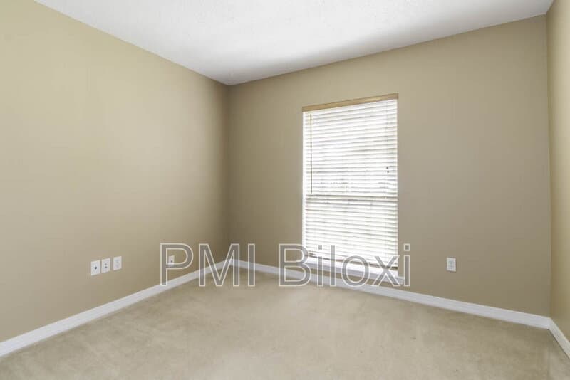 Gulfport House: 18026 Cypress Pointe Drive