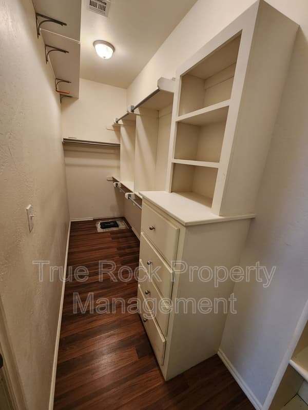 Ada House: 1414 South Mississippi Avenue