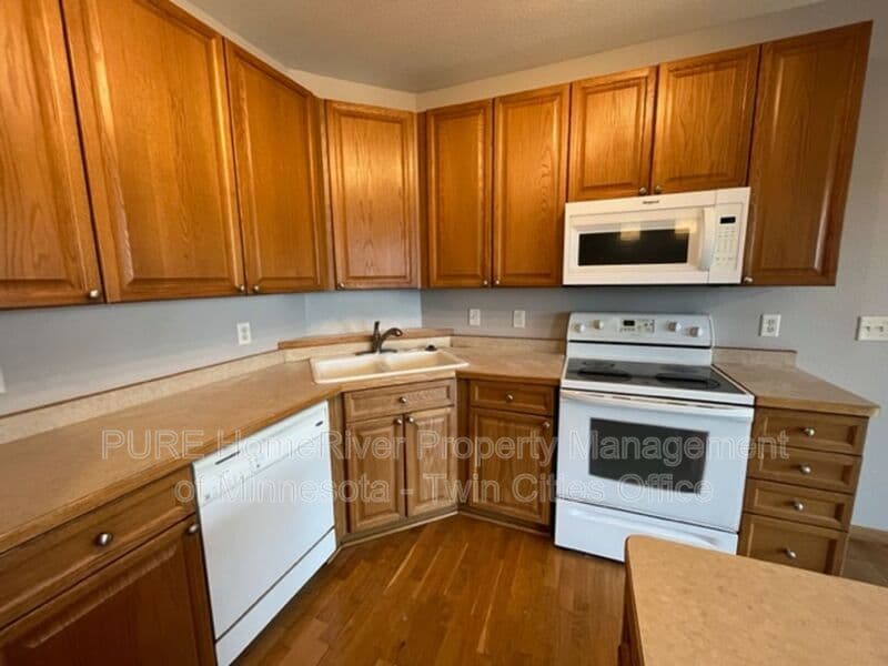 Saint Paul Condo: 1800 Graham Ave