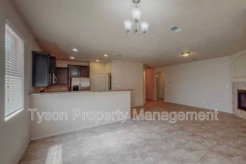 Albuquerque House: 6557 Cliff Dwellers Rd NW