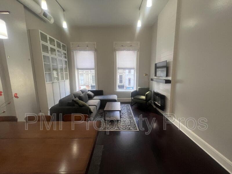 Milwaukee Condo: 715 North Milwaukee Street