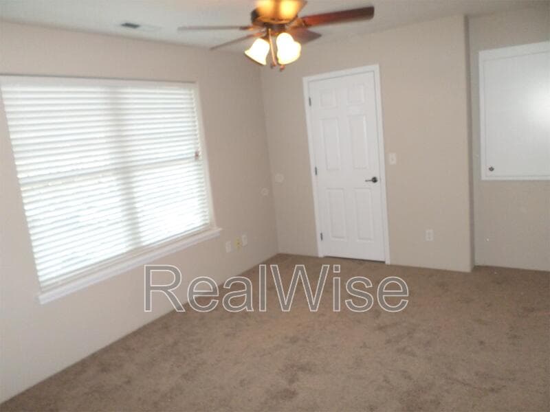 Medford Townhome: 450 Midway