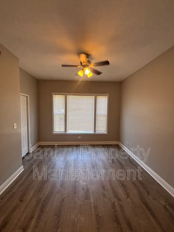 Chicago Condo: 1415 E 75th St