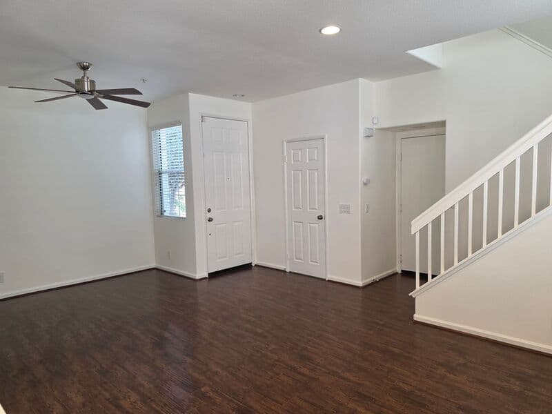 Rancho Santa Margarita House: 162 Seacountry Lane -