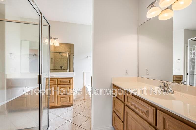 Bentonville House: 4003 SW Hawthorne Place