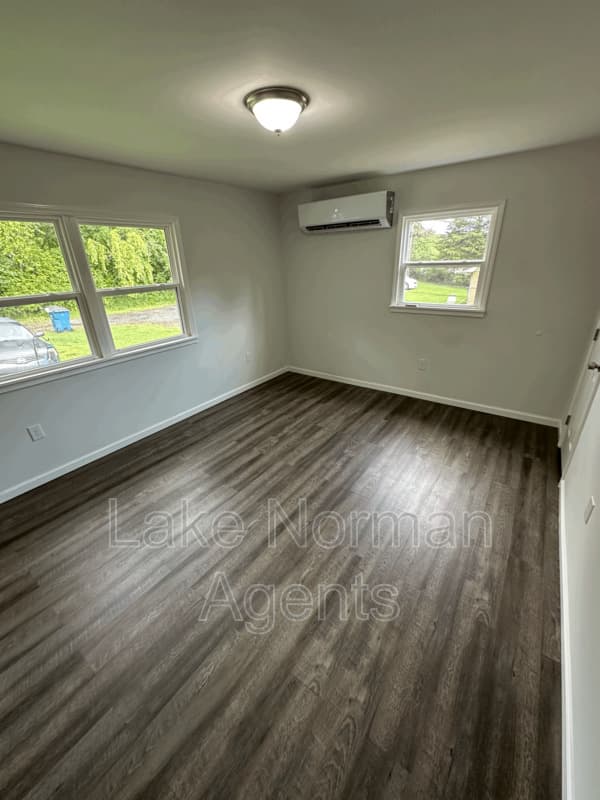Connelly Springs Condo: 2320 Shade Tree St