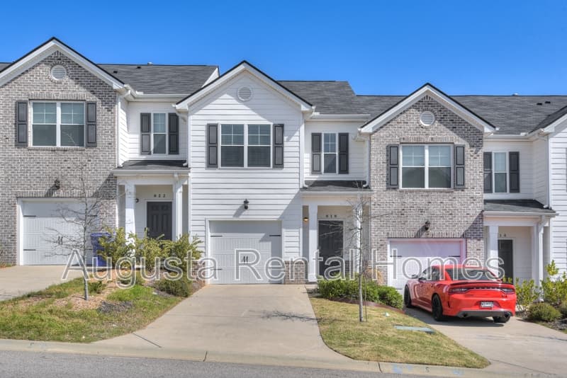 Graniteville House: 818 Quaint Parish Circle