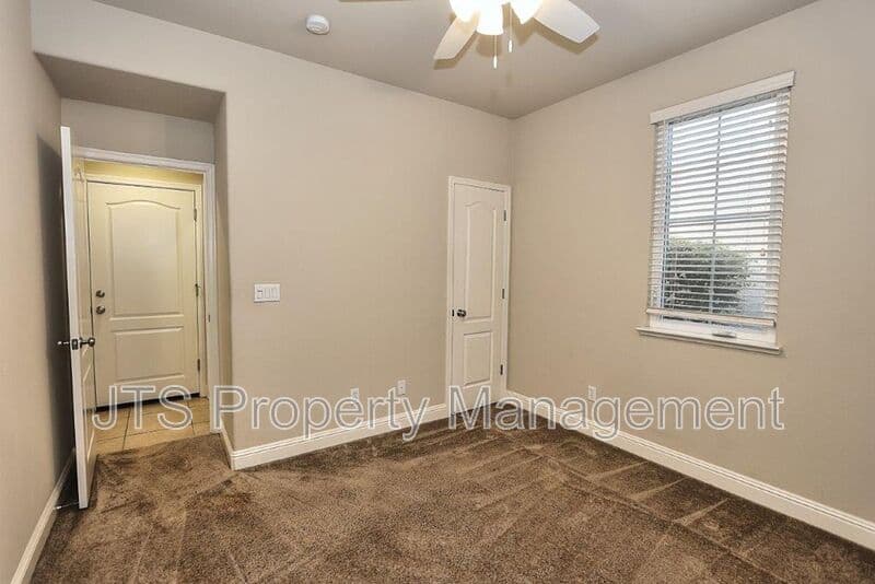 Orangevale House: 9041 Crescenda Lane