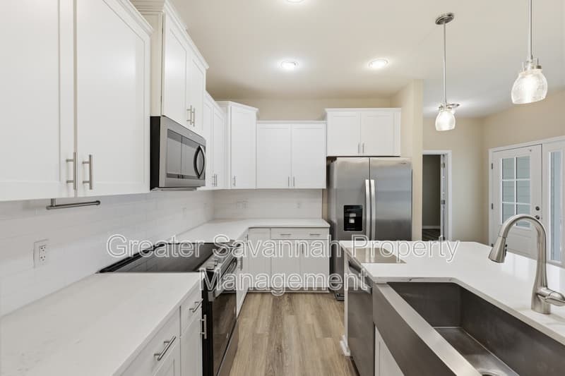 Pooler Townhome: 130 Danbury Court