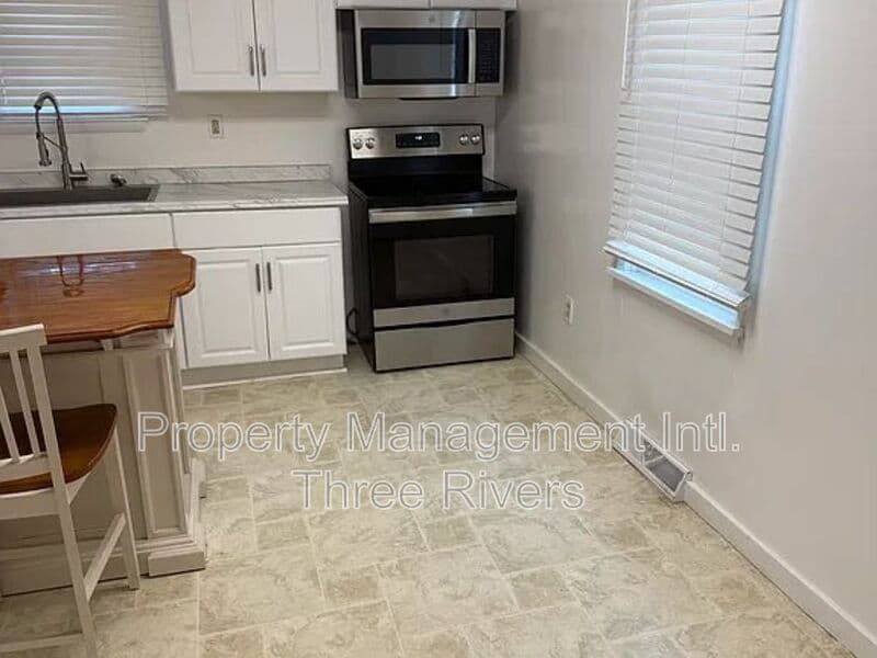 Greensburg Condo: 319 Oakland ave.