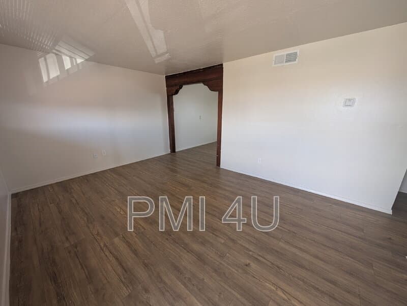 Belen Condo: 118 South Main St Unit#9