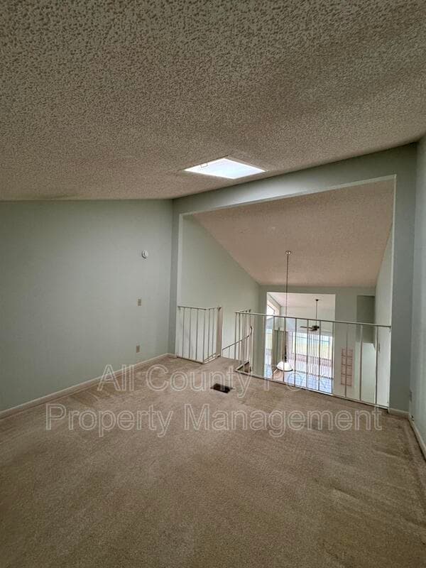 Lakeland Townhome: 542 Lake Carolyn Cir