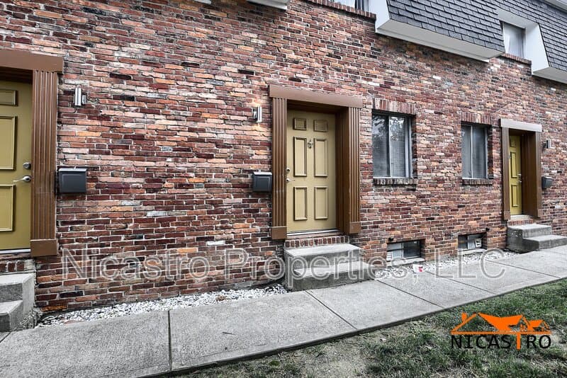 Columbus Condo: 215 East Lane Avenue - B
