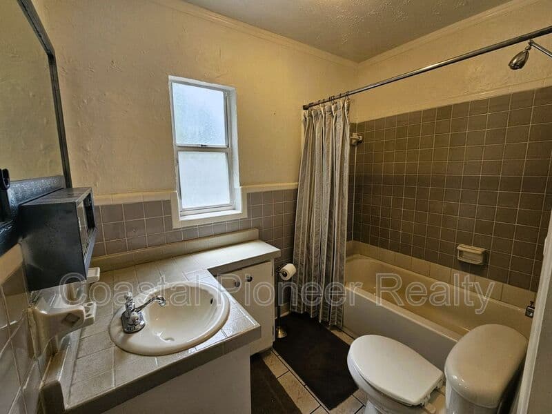 Tampa House: 7301 N 13th St
