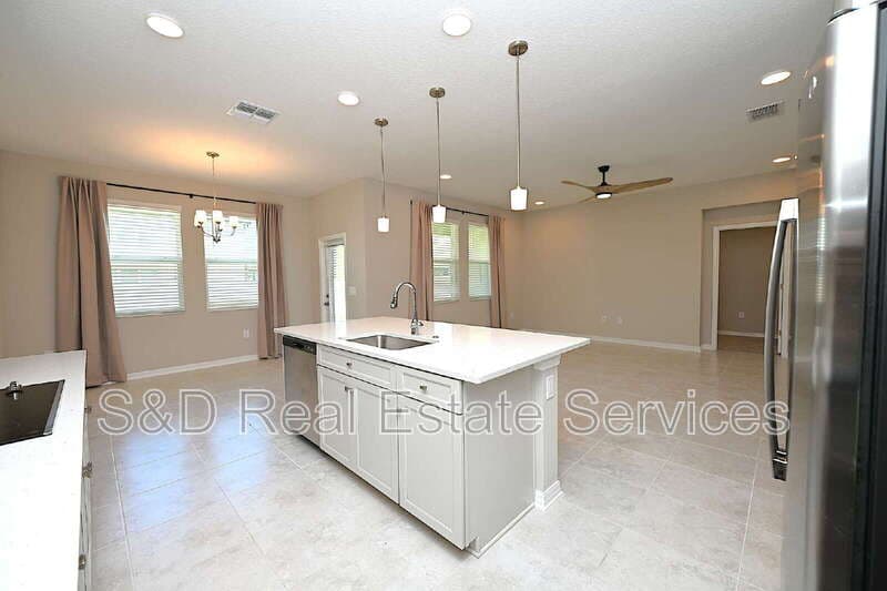 Lakeland House: 5507 Freesia Dr