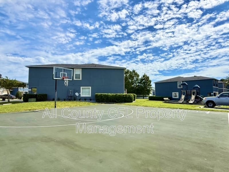Orlando Townhome: 12720 Lexington Summit Street