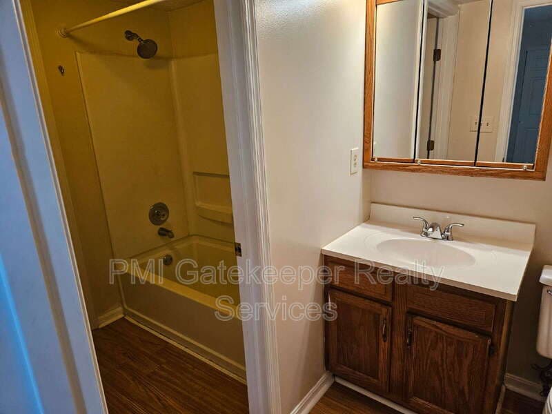 Fairfield Condo: 5385 Camelot Dr