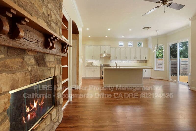 Gold River House: 12020 Gold Pointe Lane