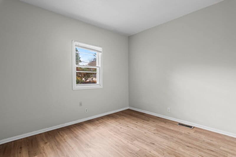 Springfield House: 1220 North Poole Avenue