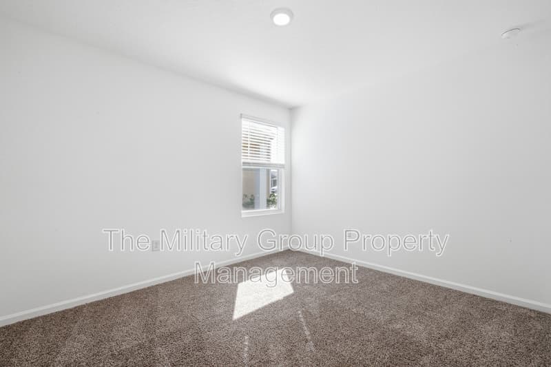 Jacksonville House: 15729 Equine Gait Dr