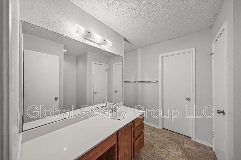 Converse House: 7702 Fairton Pl