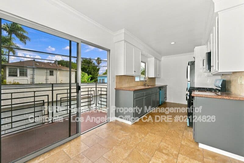Santa Monica House: 1527 Harvard St