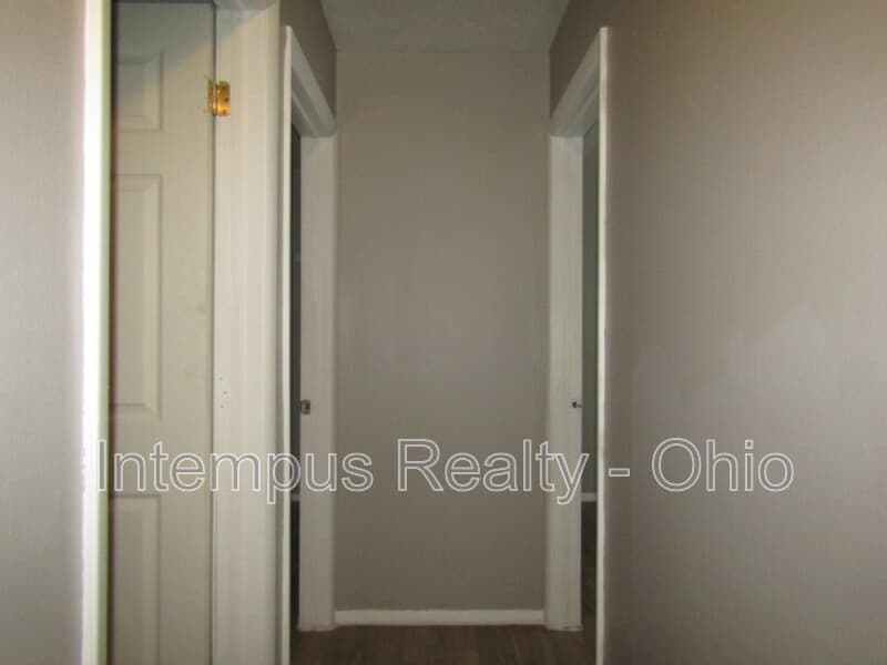Cincinnati House: 6941 Gracely Dr