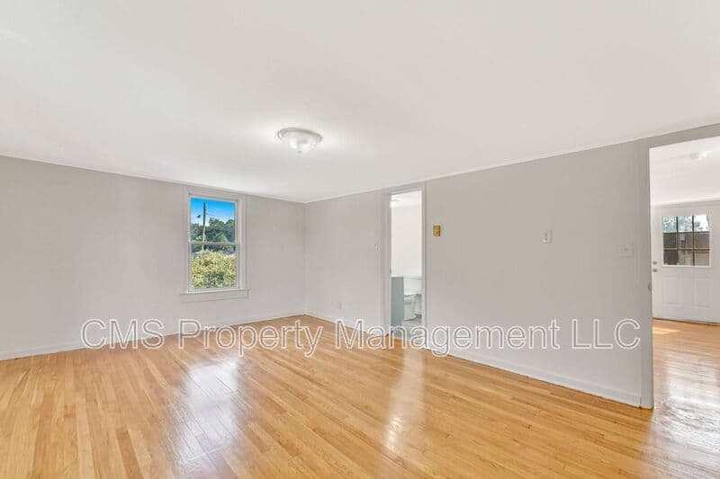 Jamesburg Condo: 37 Hooker St