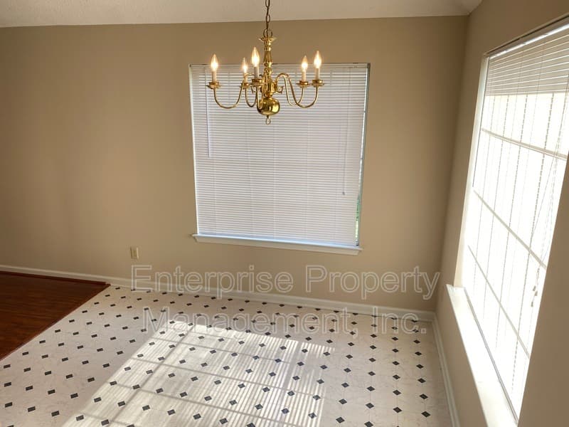 Memphis House: 3794 Walden Meadow Drive