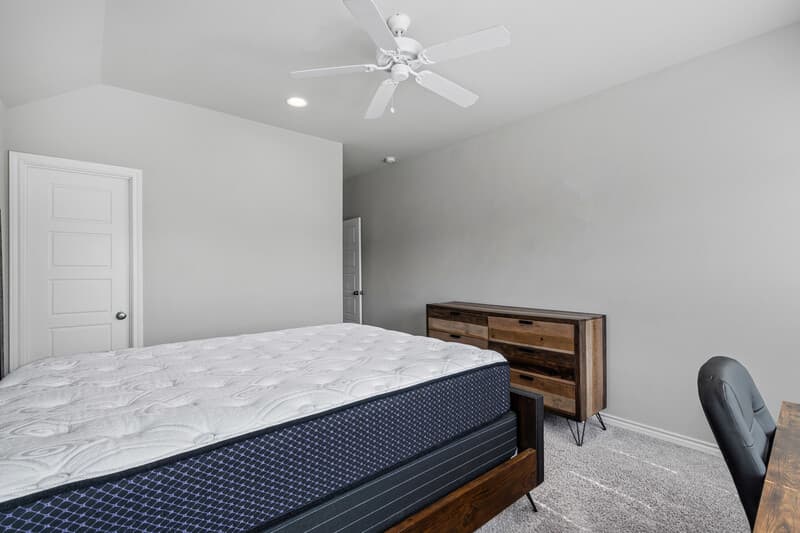 Fort Worth House: 2641 Frazier Avenue