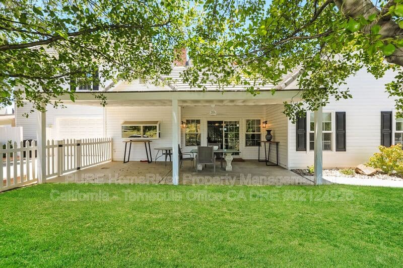 Murrieta House: 36475 Avenida La Cresta