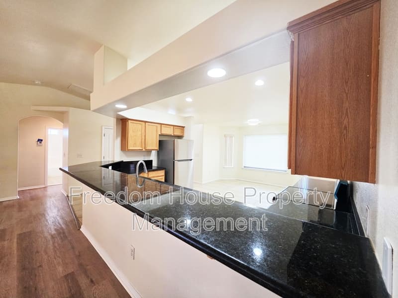 Pahrump House: 701 Mount Charleston Drive