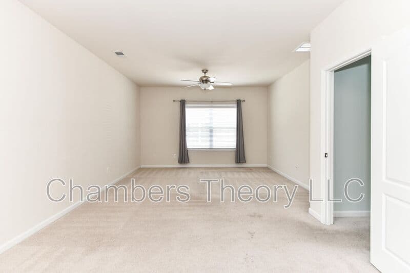 Ashburn House: 21026 Potomac Trail Cir