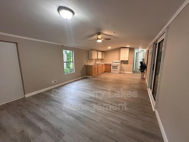 Valrico House: 4210 Leonard St