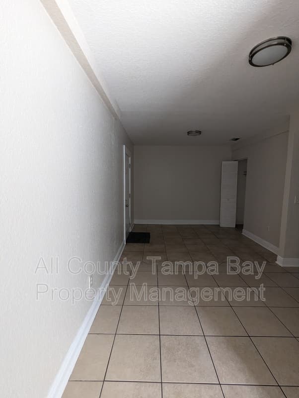 Saint Petersburg House: 1102 21st St S