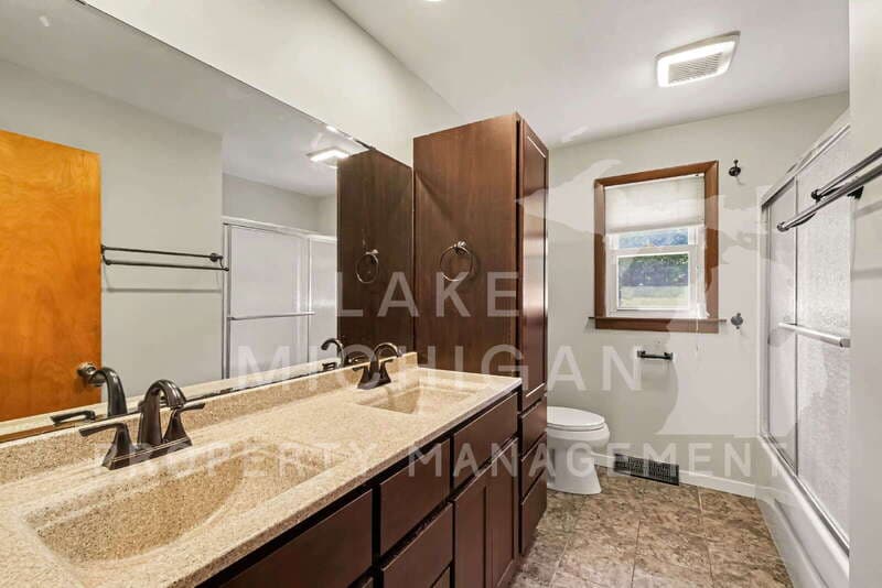 Hudsonville House: 3108 Ottogan Street
